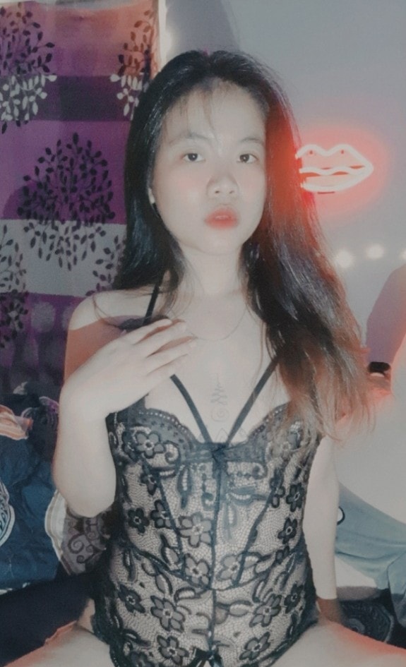 Onlyfans @ qtrang207 6