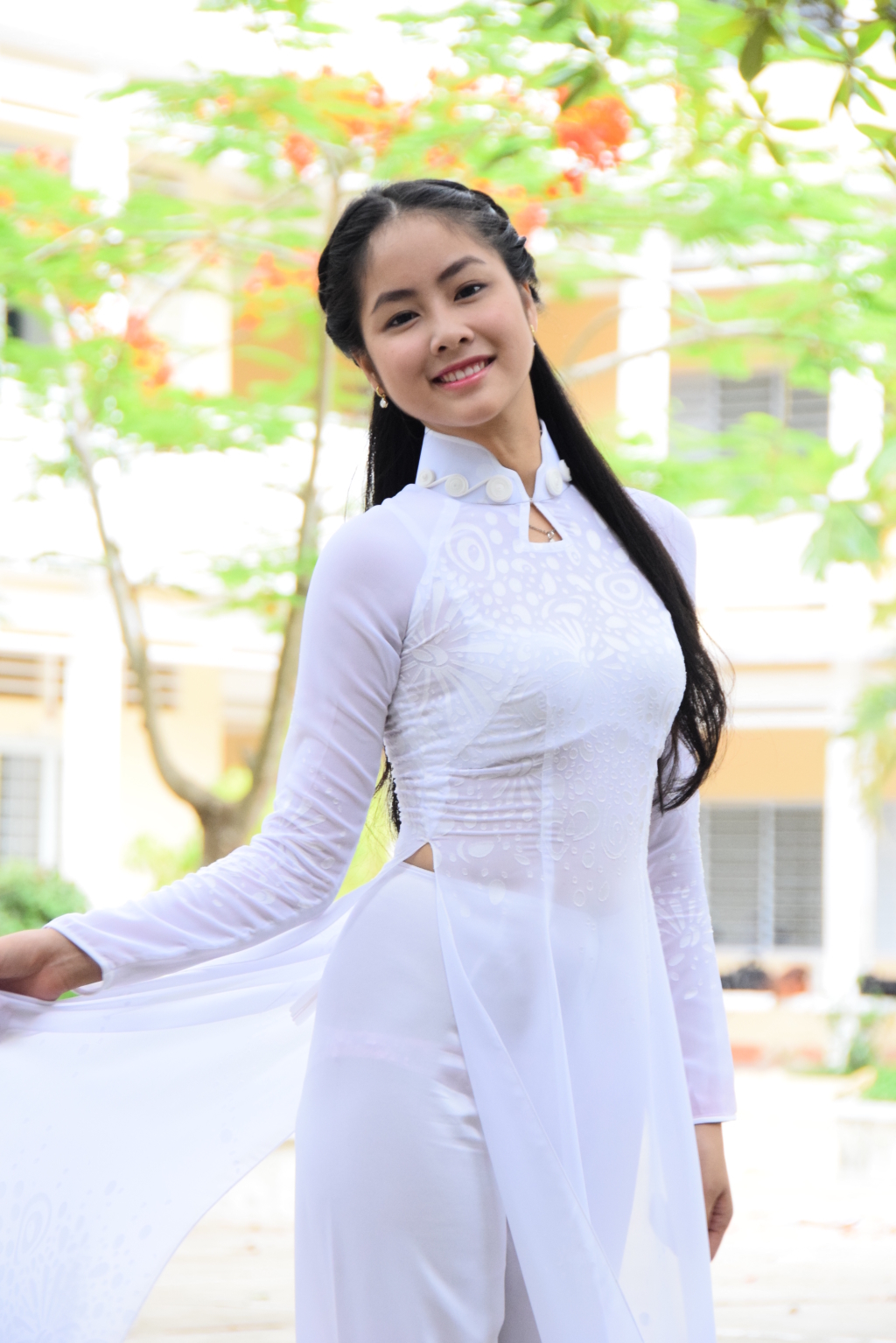 anh nong hoa hau ngoc hue